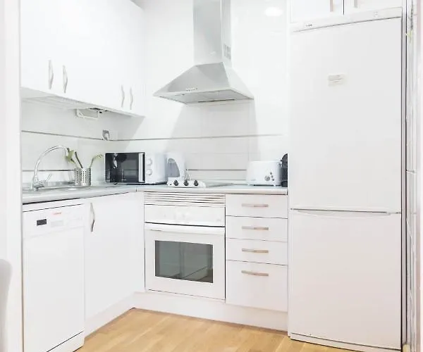 Caleta - Free Parking By Time *