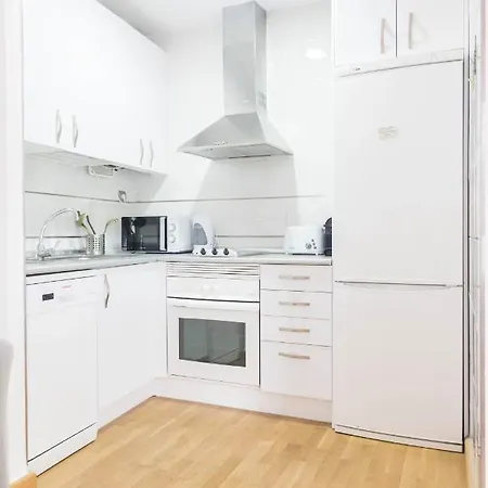 Caleta - Free Parking By Time *